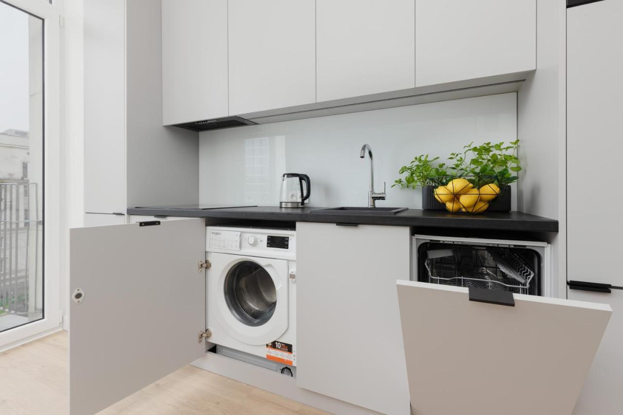 Spacious Apartment With Panoramic View Of Warsaw By Noclegi Renters Eksteriør billede