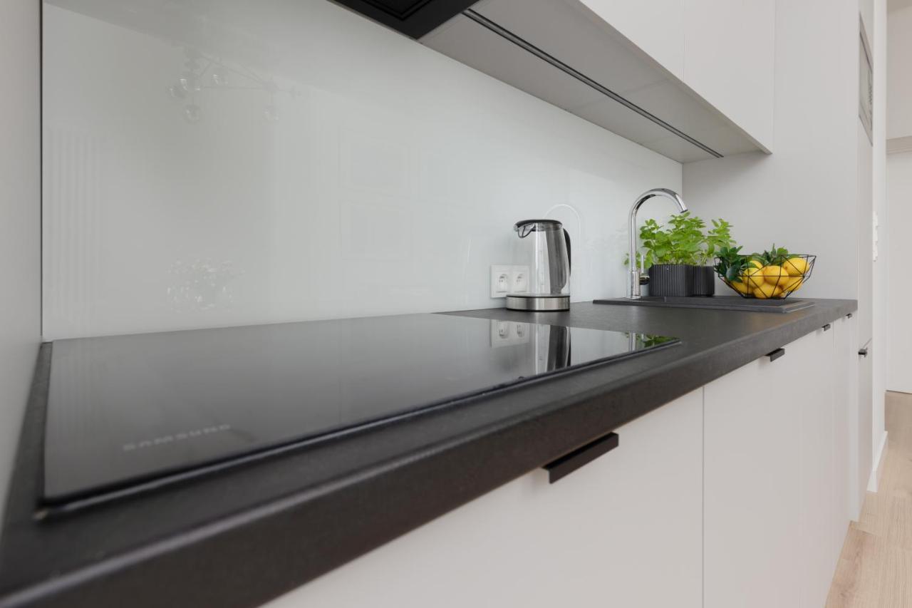 Spacious Apartment With Panoramic View Of Warsaw By Noclegi Renters Eksteriør billede